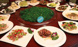 靜雨軒清真茶餐廳 品味西寧美食，享受便捷聚會